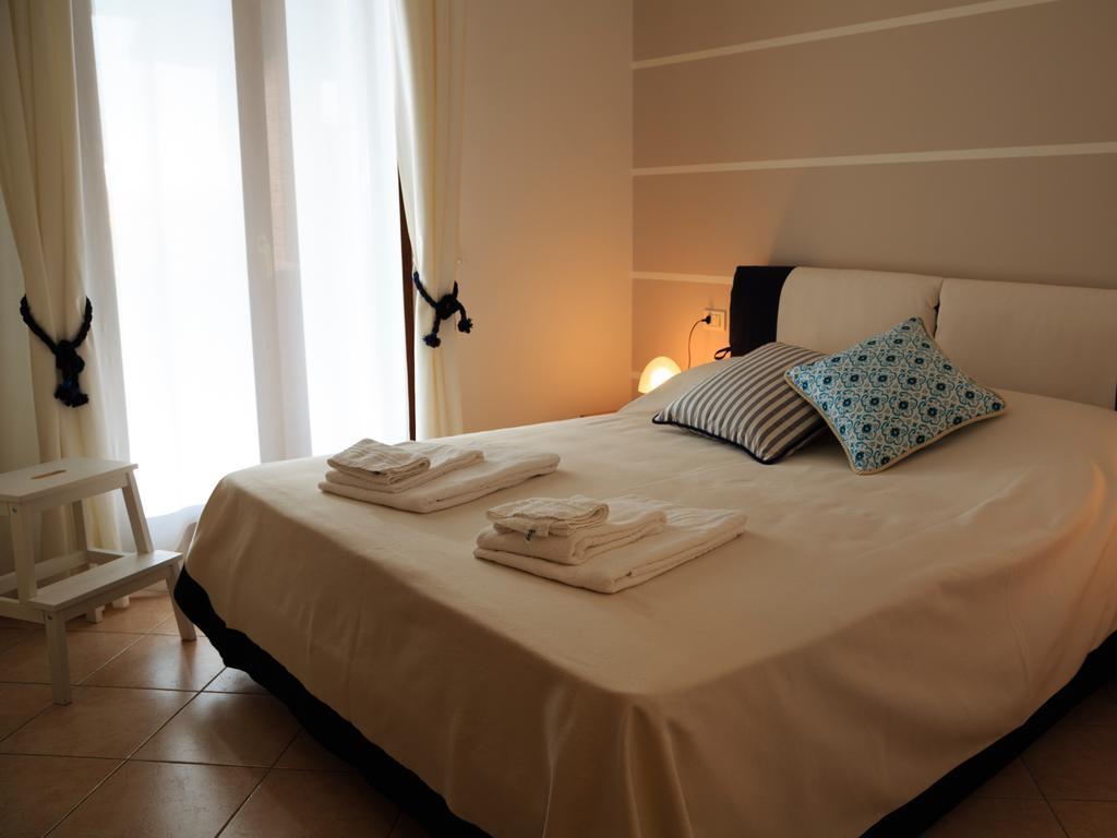 Bellasirmione Holiday Apartments Δωμάτιο φωτογραφία