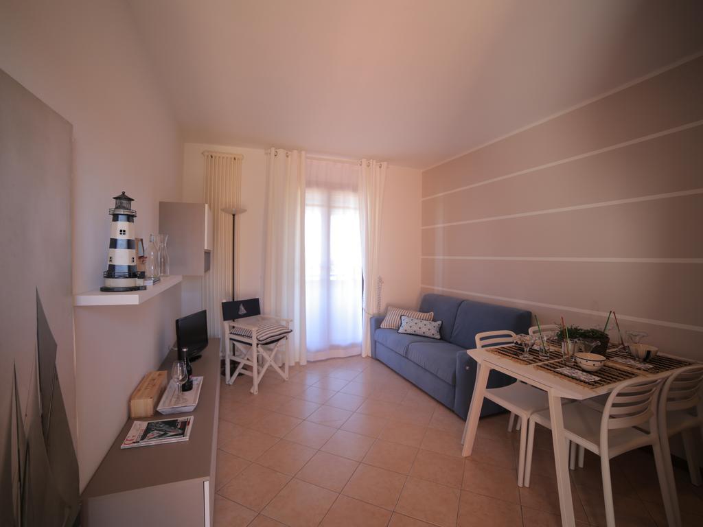 Bellasirmione Holiday Apartments Δωμάτιο φωτογραφία